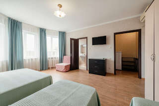 Гостиница Панама Лазаревское Улучшенный четырехместный номер-6